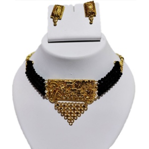 SM42-BL Black Beads Rectangle Locket Choker Set with Trendy Earring